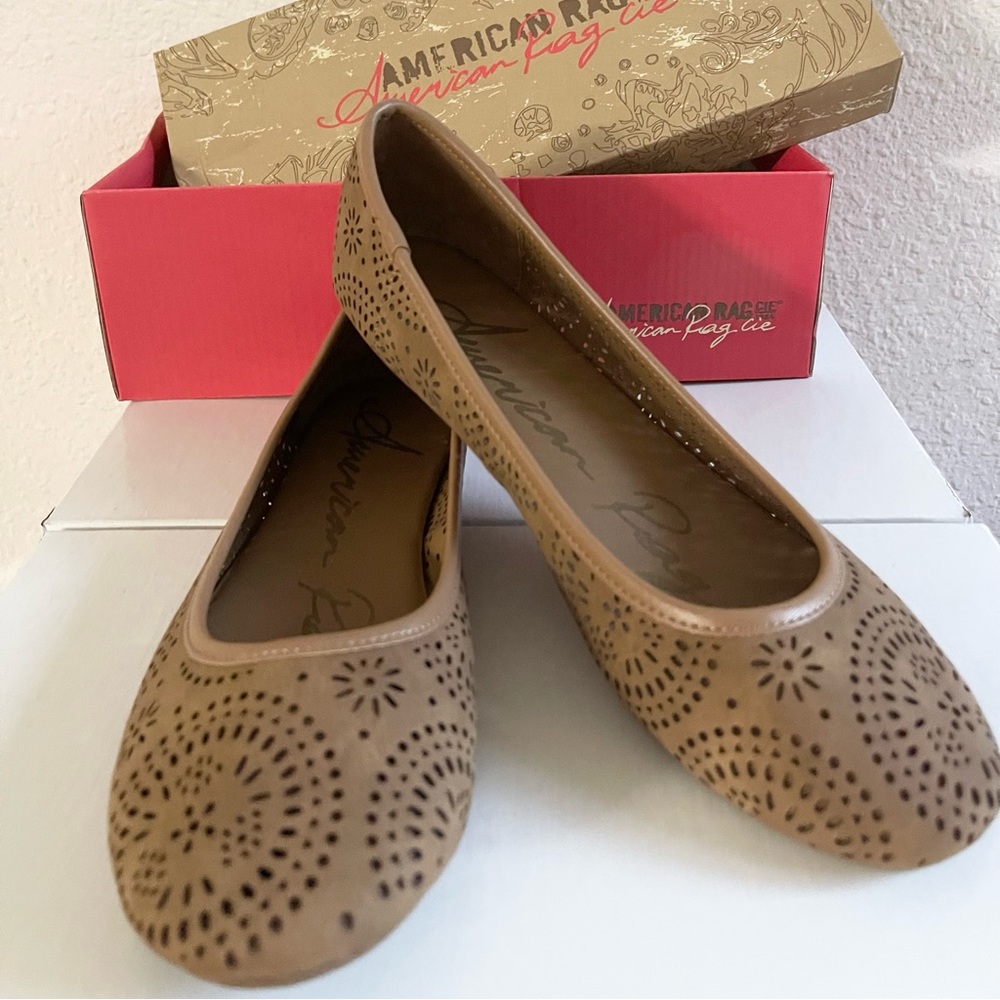 Flat women shoes, American rag